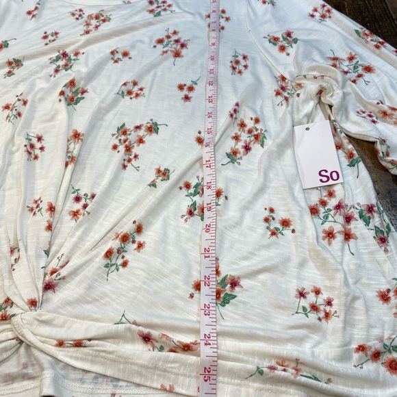 SO Women’s Top Long Sleeve Size 2X Floral Lightweight Tie Front Accent - Picture 6 of 11